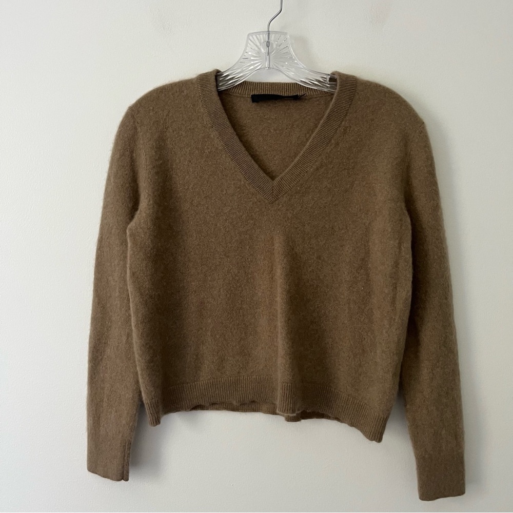 Jenni Kayne V-Neck Cashmere Sweater in Brown